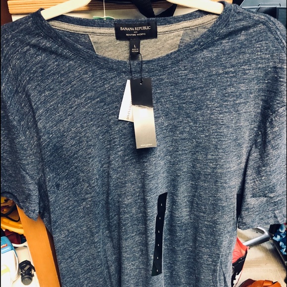 Banana Republic Other - Men’s t shirt. Banana Republic large. NWT